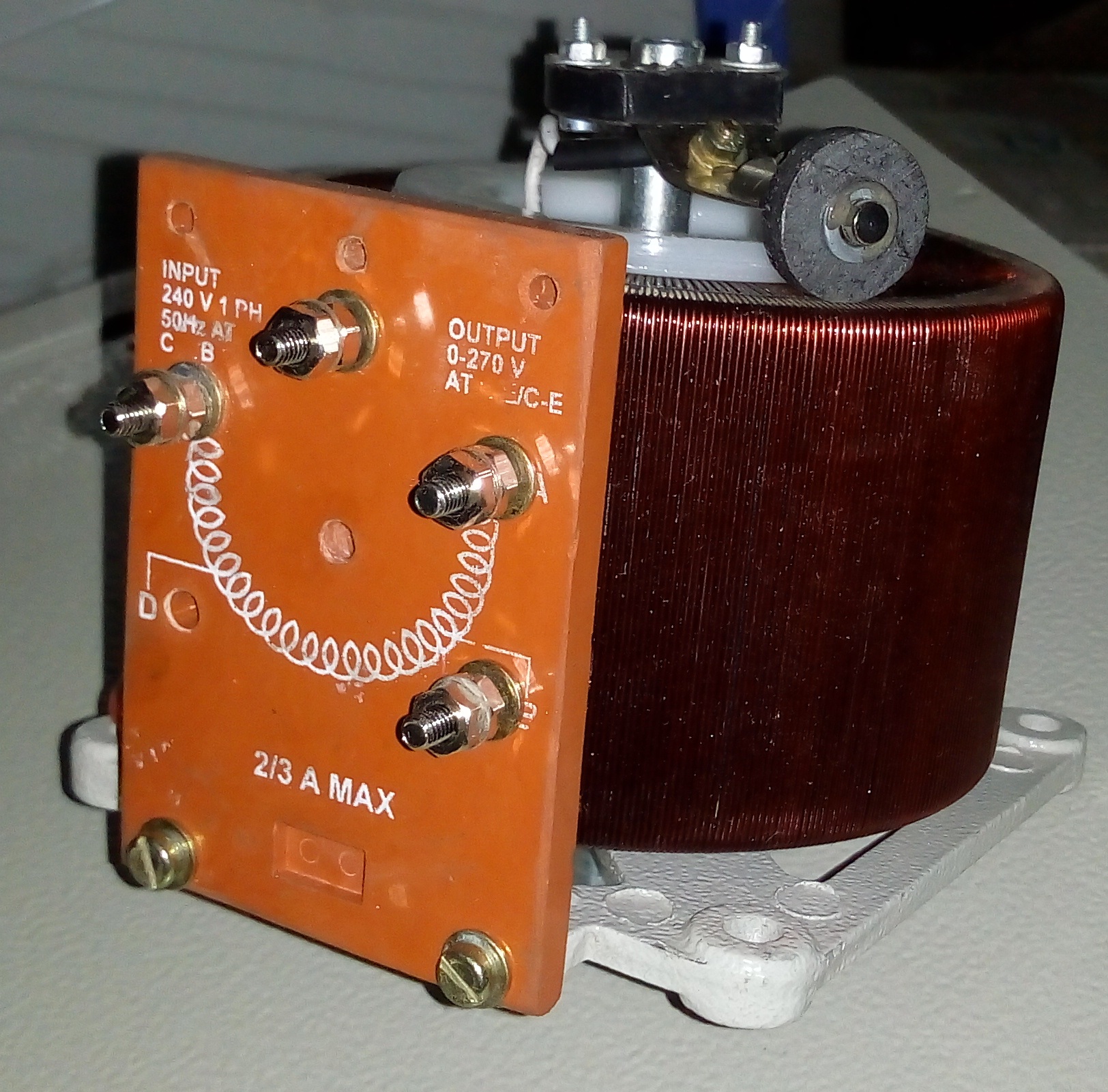 3 AMPS SINGLE PHASE VARIABLE TRANSFORMER OPEN TYPE