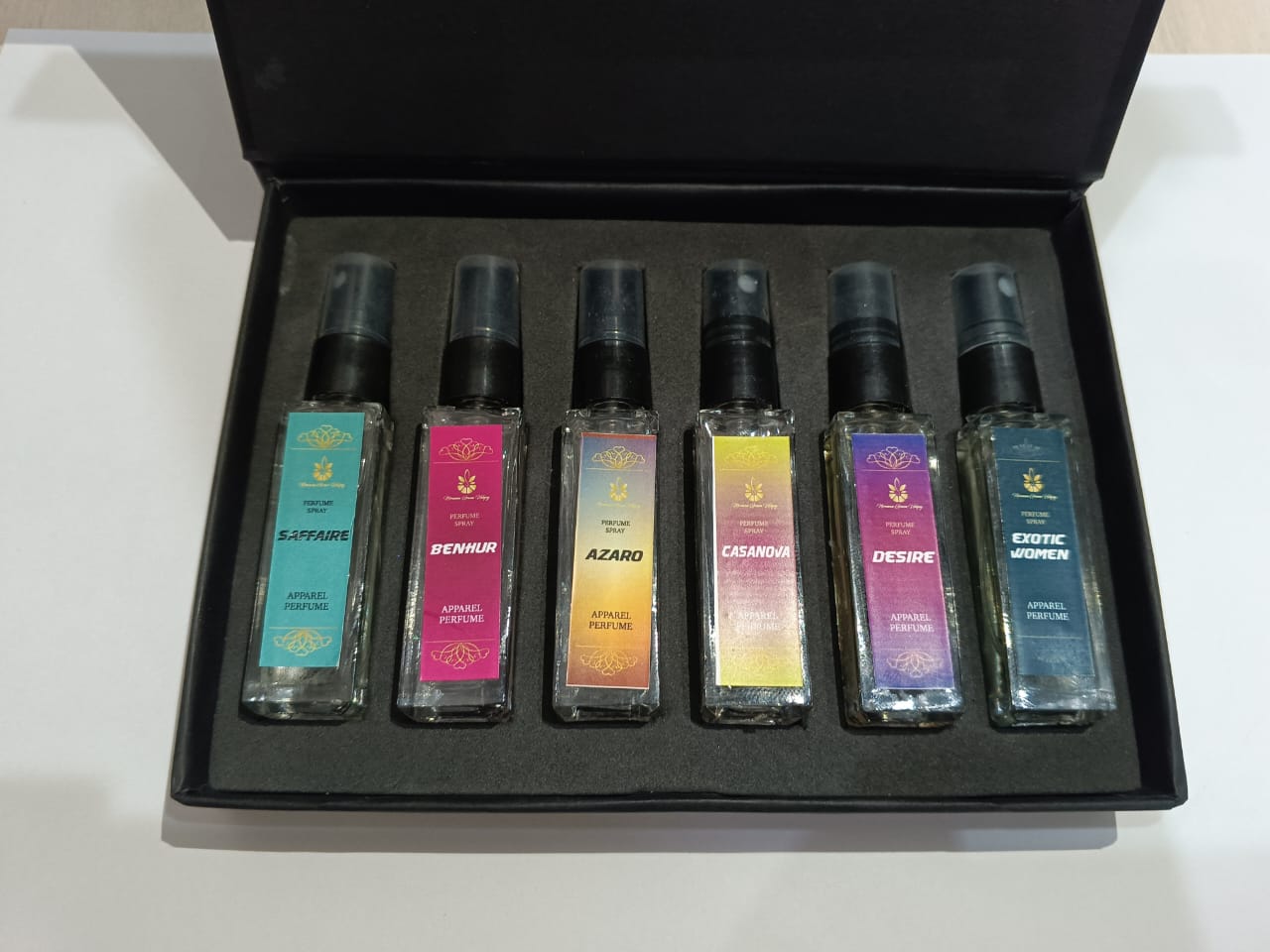 Luxury gift box spray perfumes Size 6 x 8 ml 