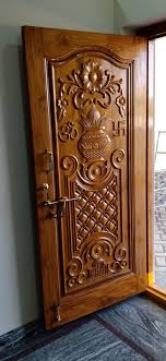 WOODEN DOOR