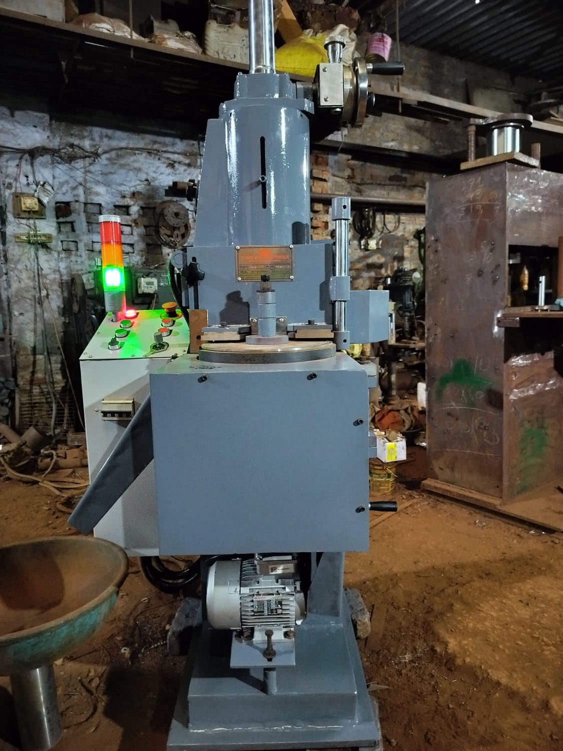 Spring grinding machine 