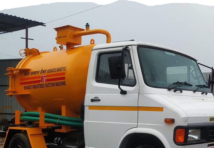 SEWER SUCTION MACHINE