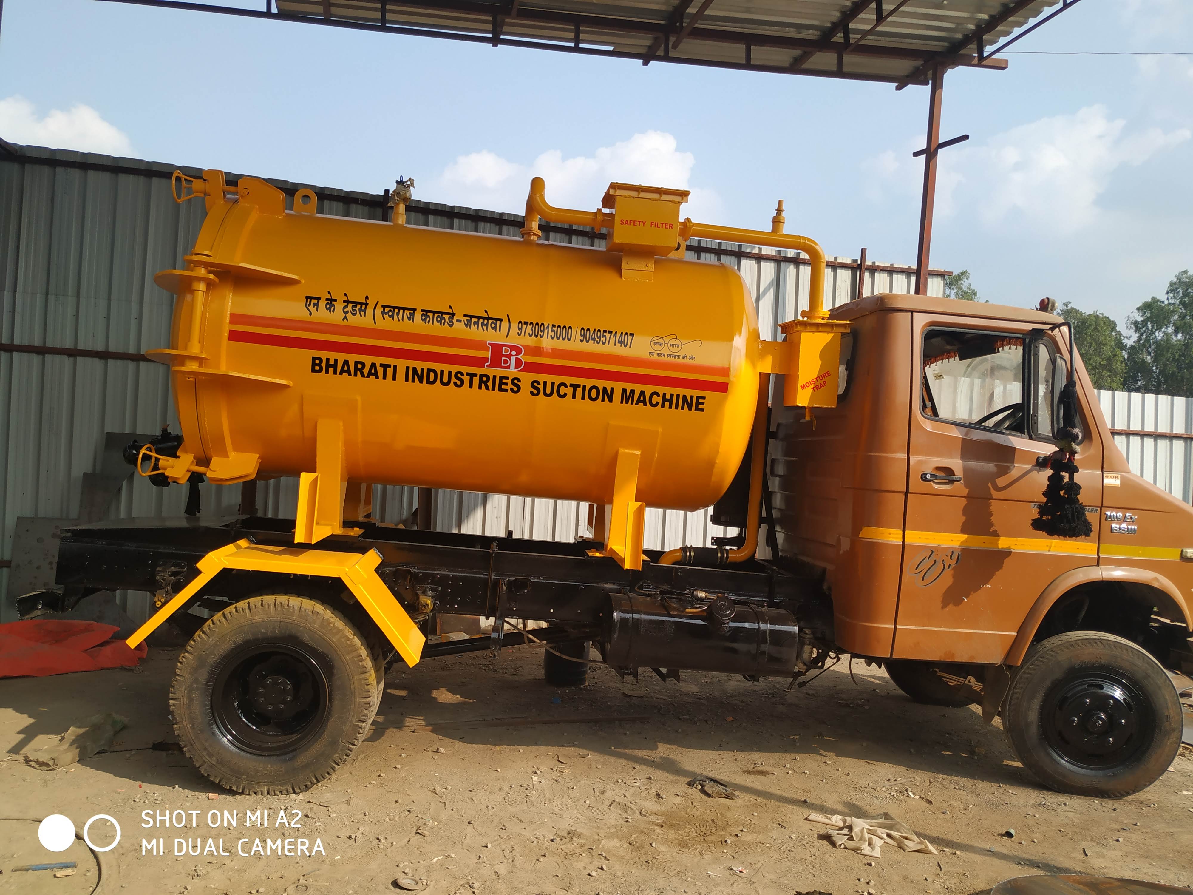 SEWER SUCTION MACHINE