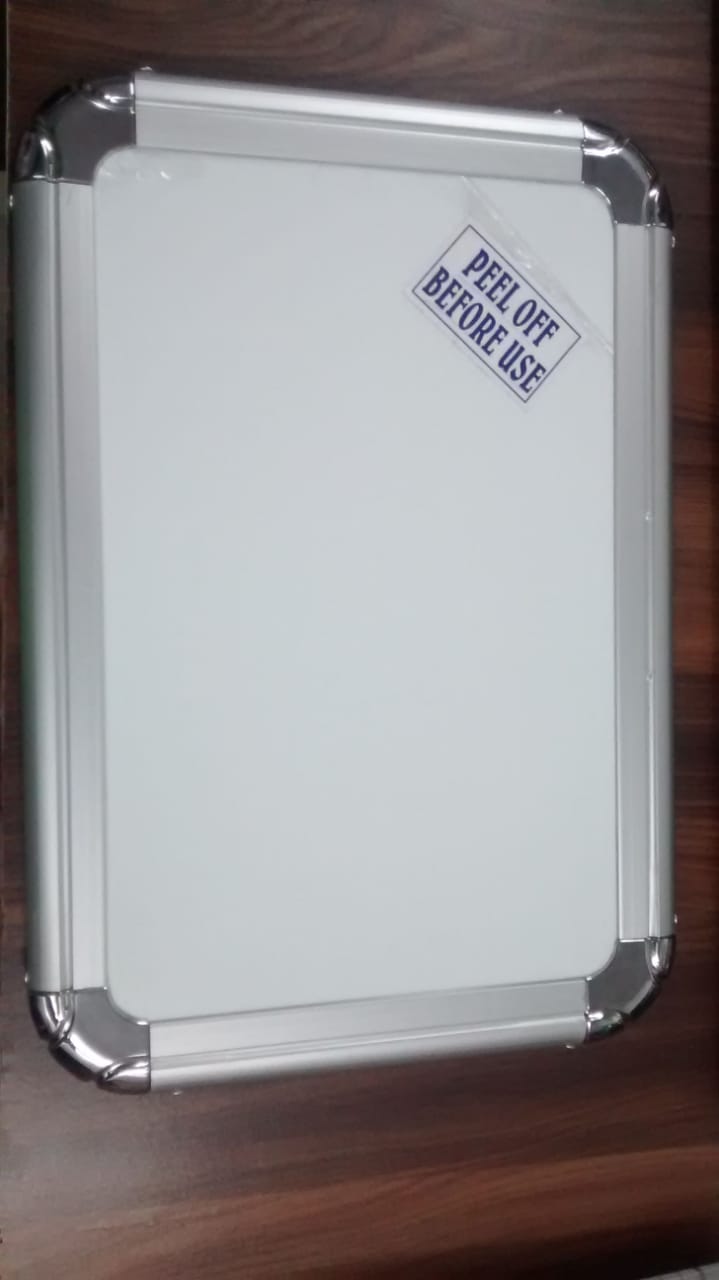 MAGNETIC WRITING BOARD