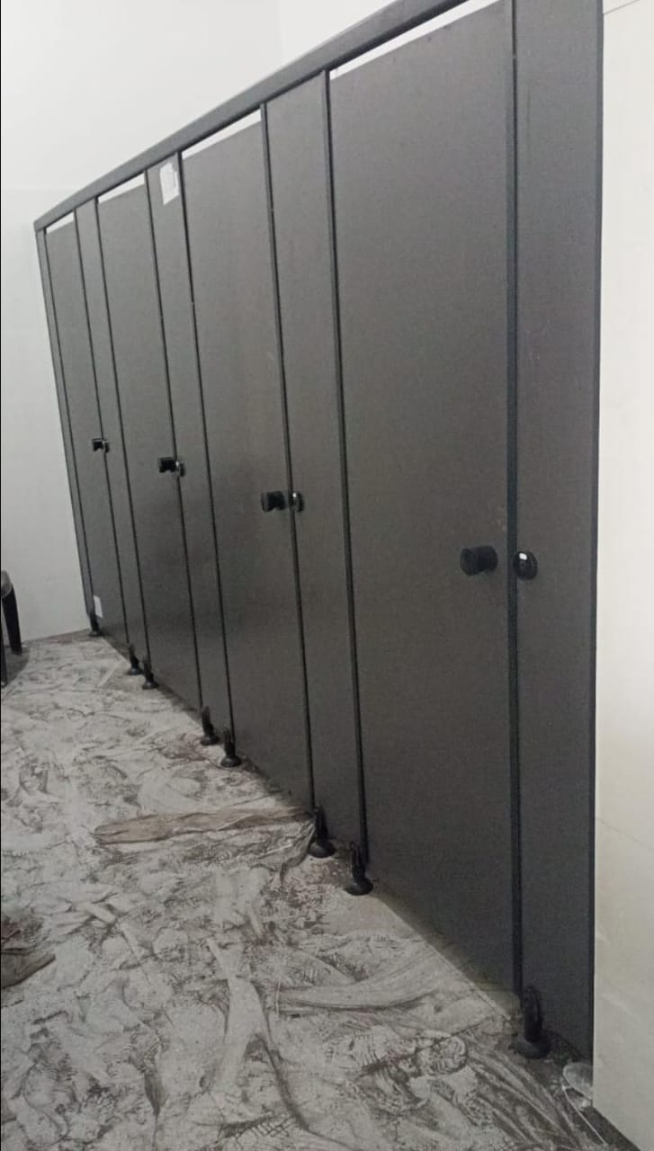 TIOLET CUBICLES