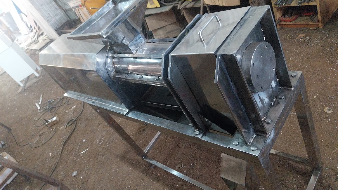 Mariya Pineapple Juice Extractor Machine 