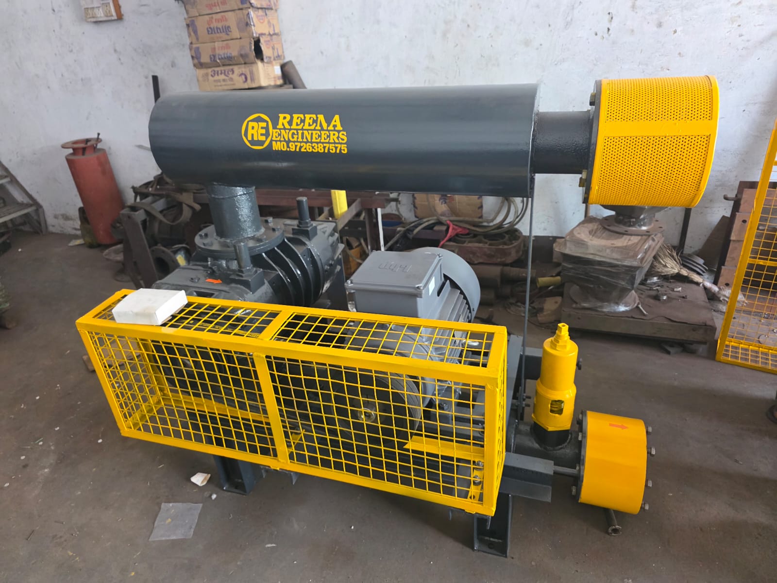 Rotary twin lobe blower 