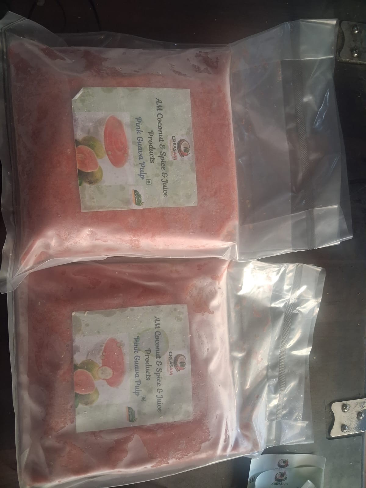 Creasam premium-quality frozen pink guava pulp